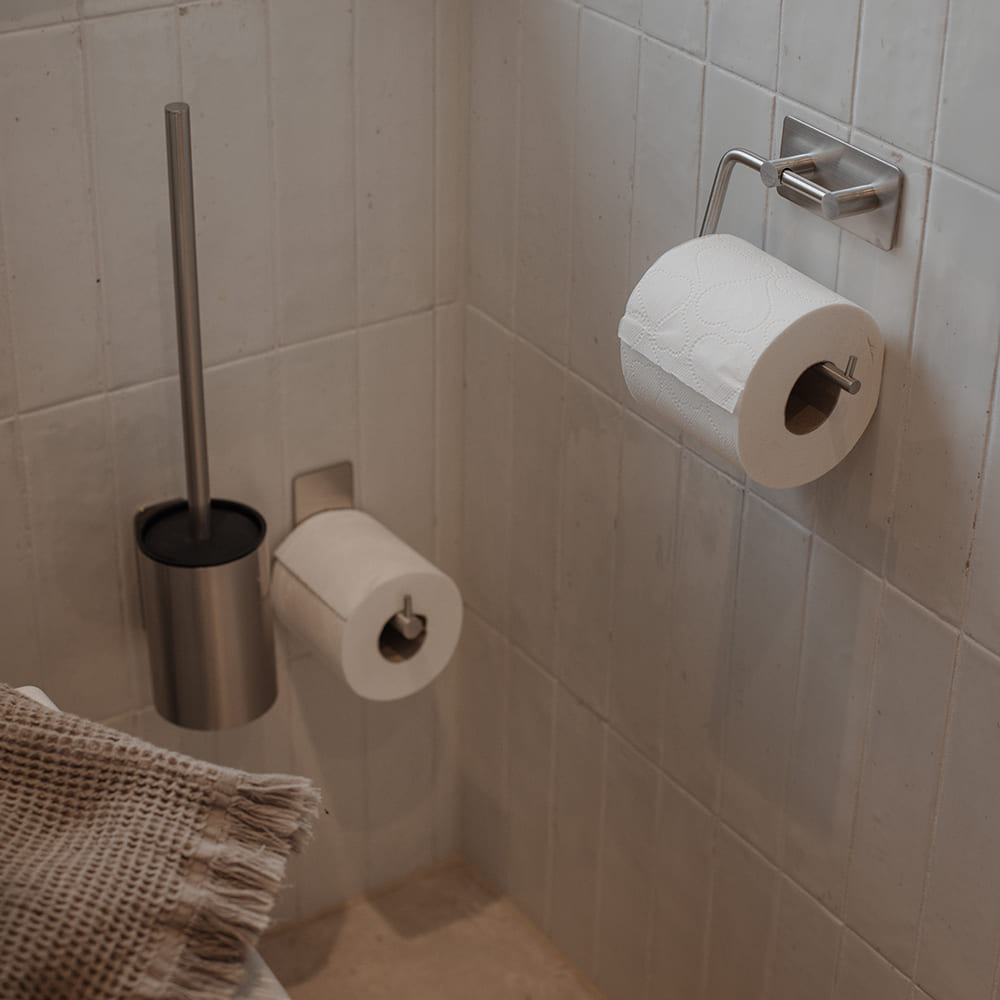 Baderomsett Base 200 - Børstet Rustfritt Stål Finish