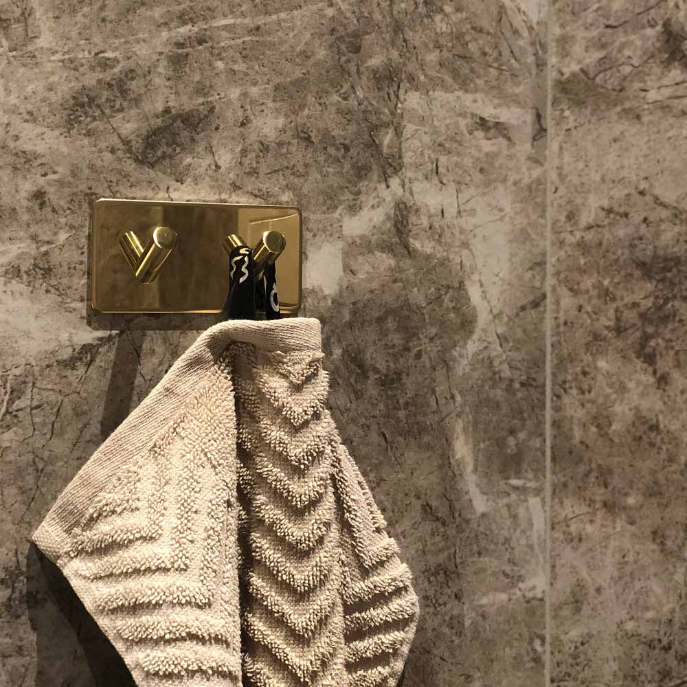 Baderomsett Base 200 - Polert Messing